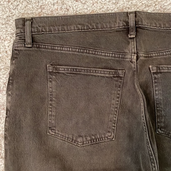 Abercrombie Women's Dark Brown High Rise 90s Relaxed Jean 33 - Picture 7 of 10